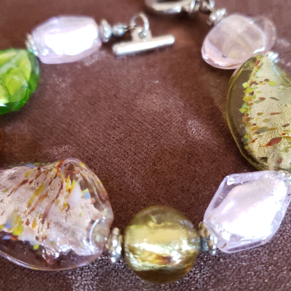 Glass stone bracelet